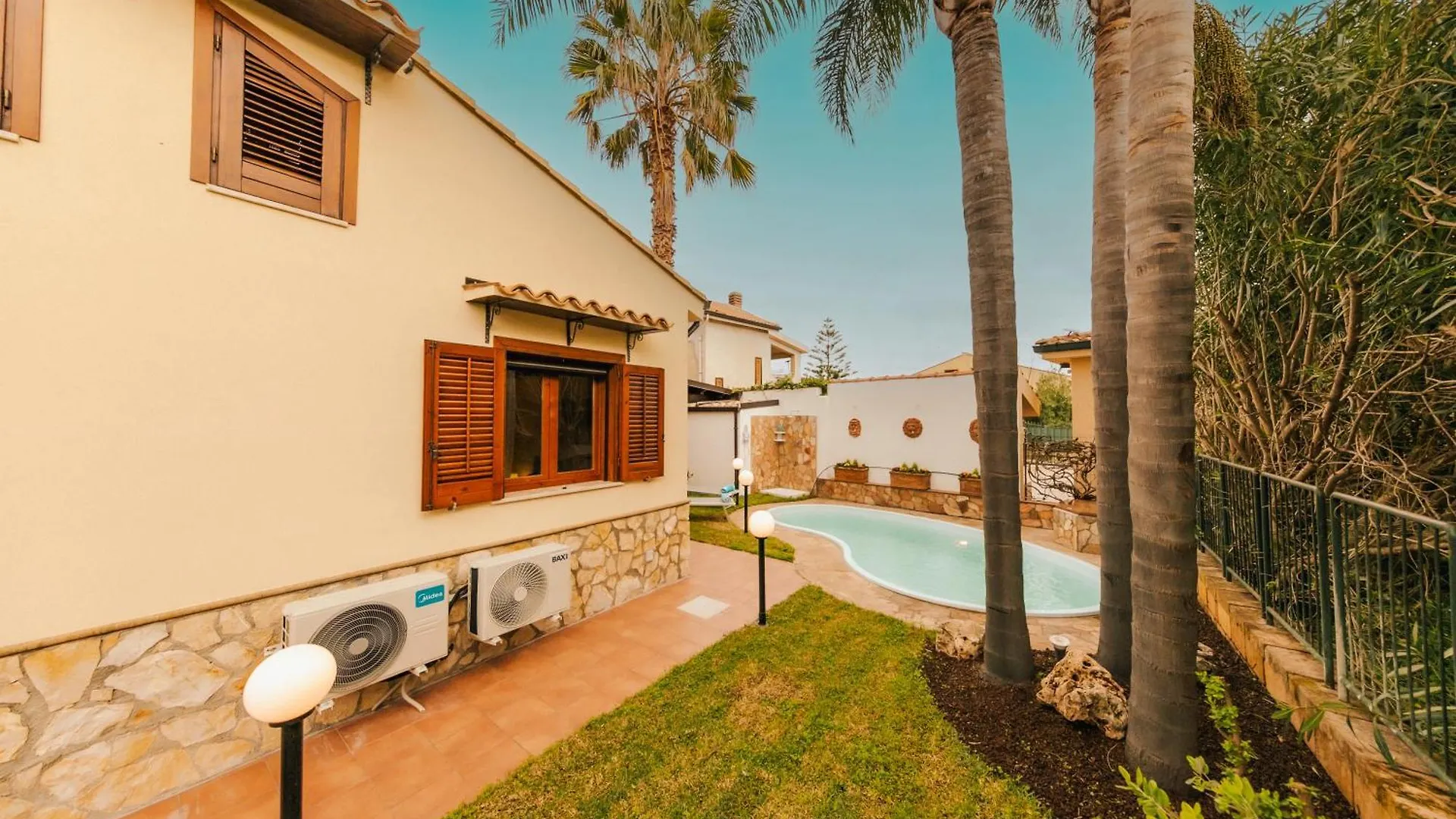 Villa Seaside Кампофеличе-ди-Роччелла